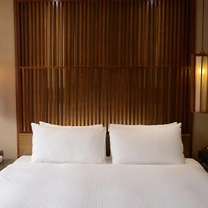 Bilik standard berdua